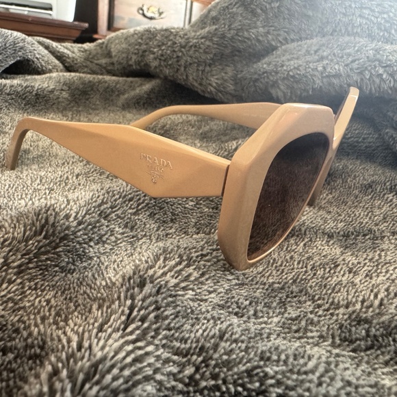 Prada Sunglasses - Picture 3 of 10